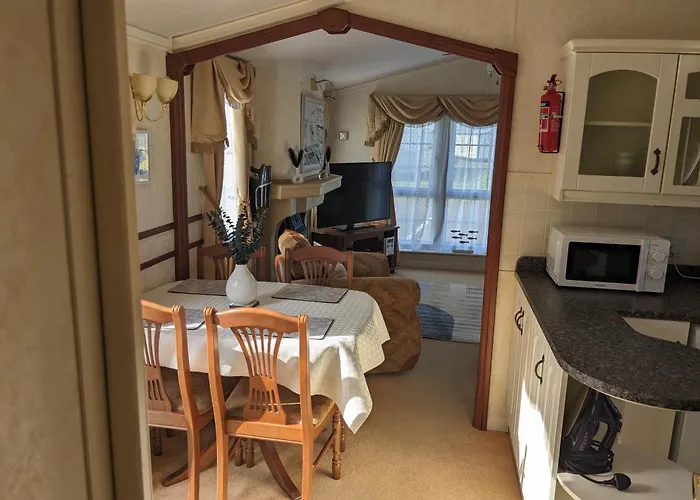 I7 Millfields 6 Berth Luxury Caravan Dg & Gch Familys Only And Lead Person Must Be Over 30