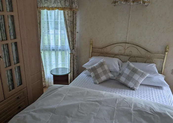 I7 Millfields 6 Berth Luxury Caravan Dg & Gch Familys Only And Lead Person Must Be Over 30
