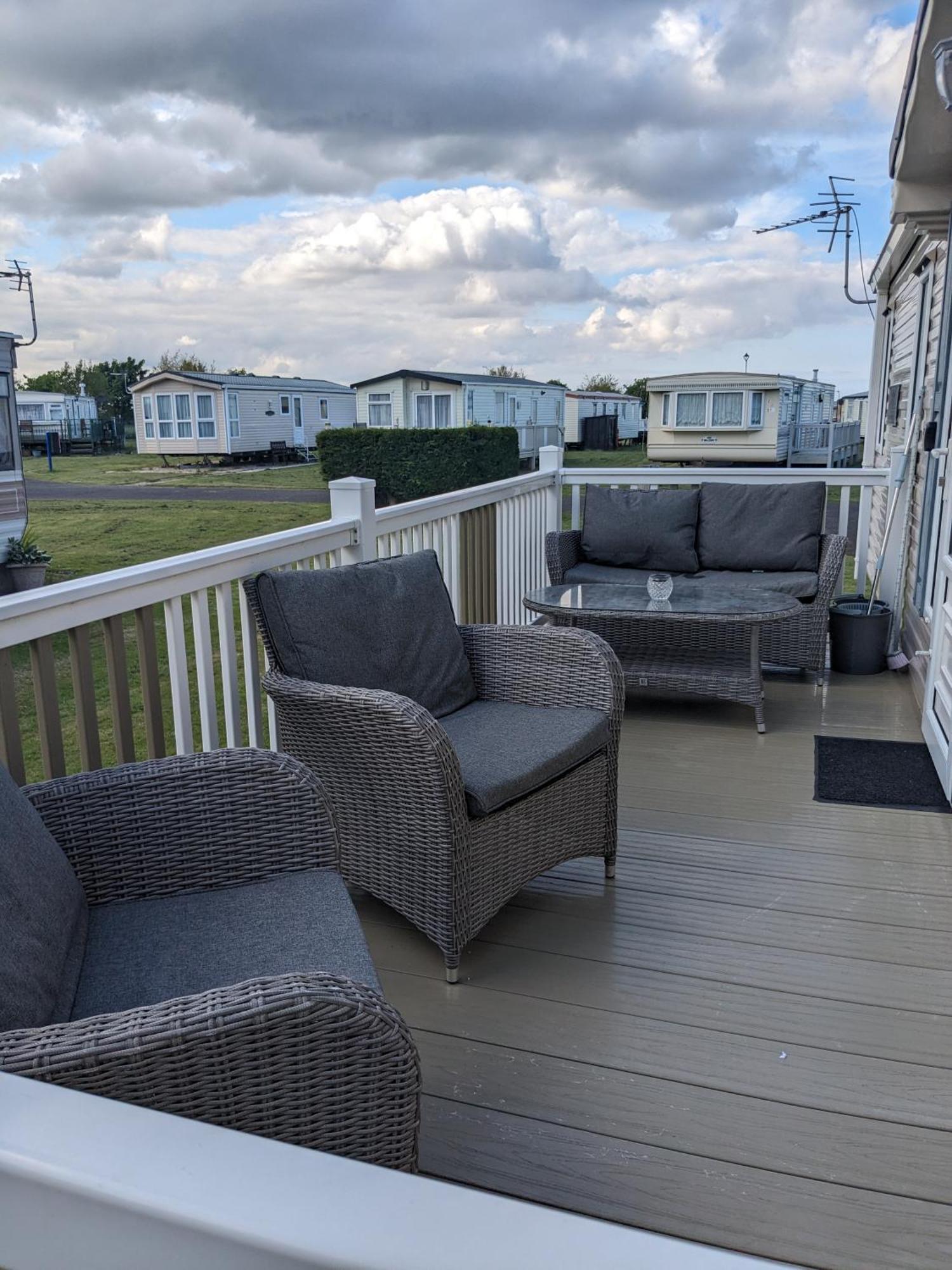 I7 Millfields 6 Berth Luxury Caravan Dg & Gch Familys Only And Lead Person Must Be Over 30 Holiday home *